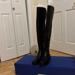 Brand: STUART WEITZMAN